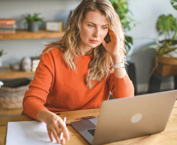 woman being resilient during job search